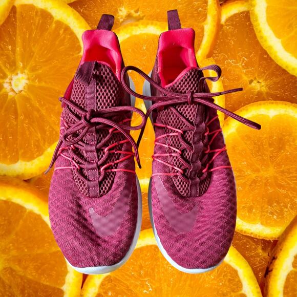 Nike Women's Noble Red Lightweight Darwin Running Trainers Shoes Size 7.5 - Picture 3 of 7